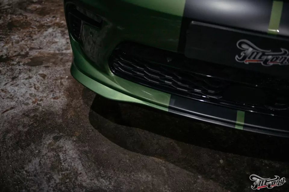 Разработали крепления и установили маркерные огни от RAM TRX на Dodge Durango SRT!